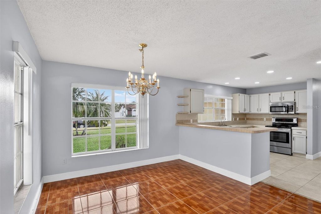 Image 31 of property listing at 14912 WHITE MAGNOLIA COURT, Orlando, FL 32824