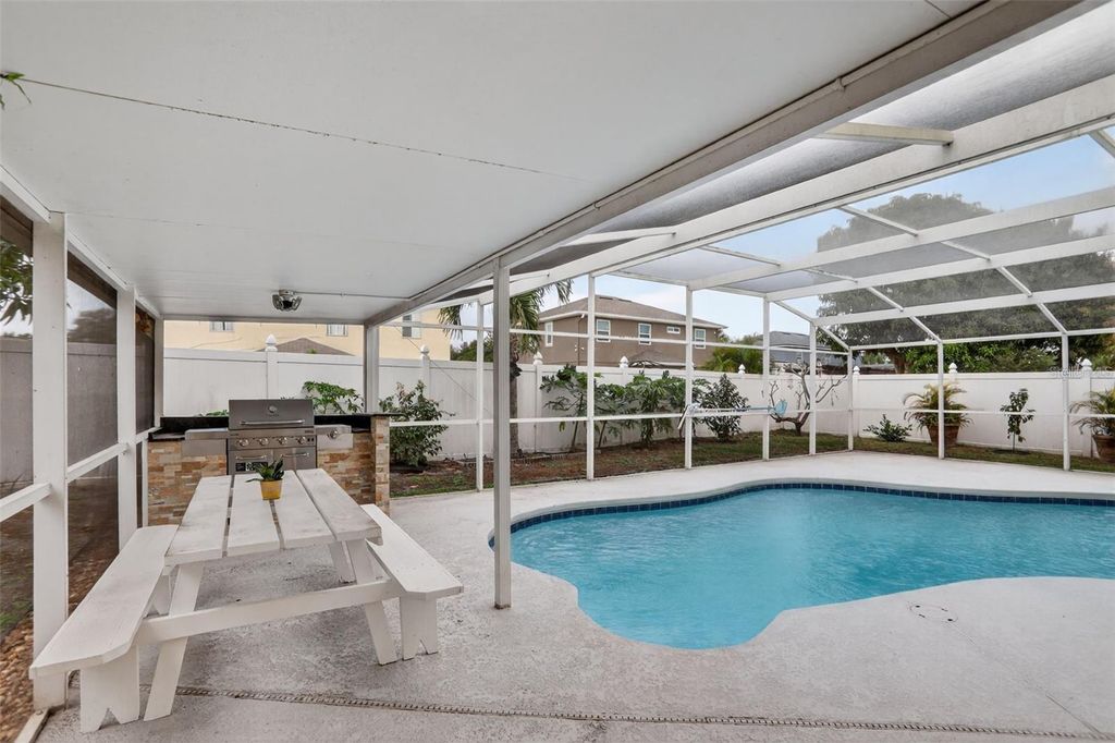 Image 6 of property listing at 14912 WHITE MAGNOLIA COURT, Orlando, FL 32824