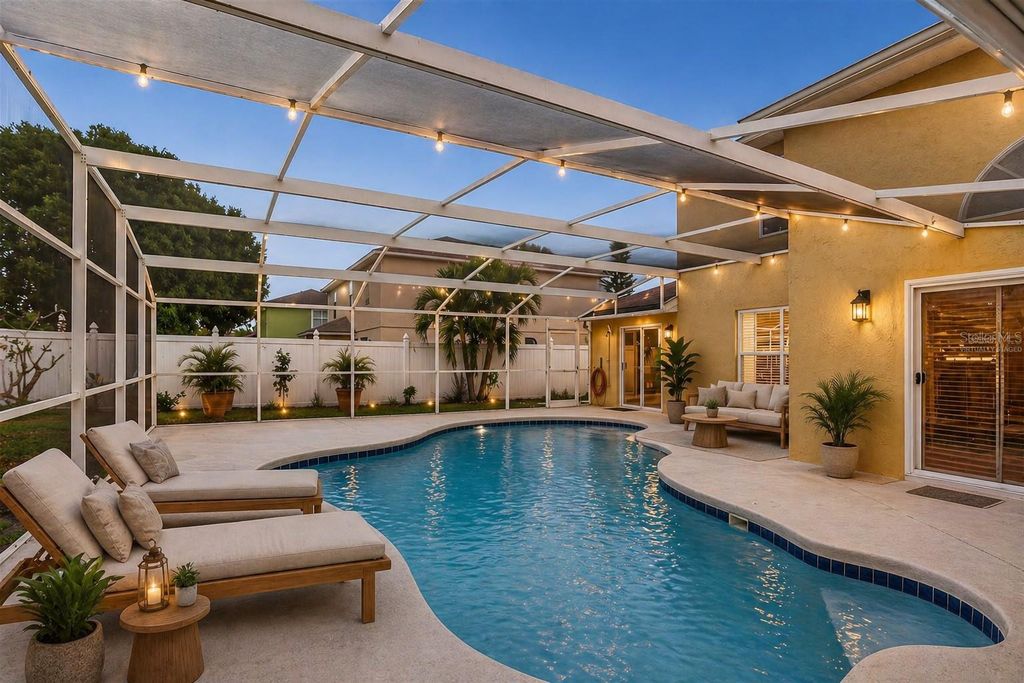 Image 10 of property listing at 14912 WHITE MAGNOLIA COURT, Orlando, FL 32824