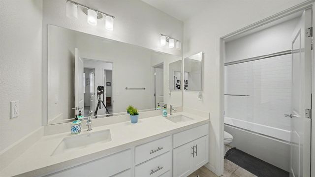 2840 Wylin Blvd, Lathrop, CA 95330