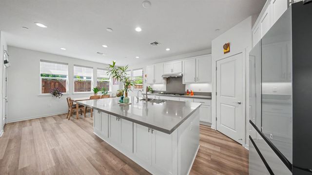 2840 Wylin Blvd, Lathrop, CA 95330