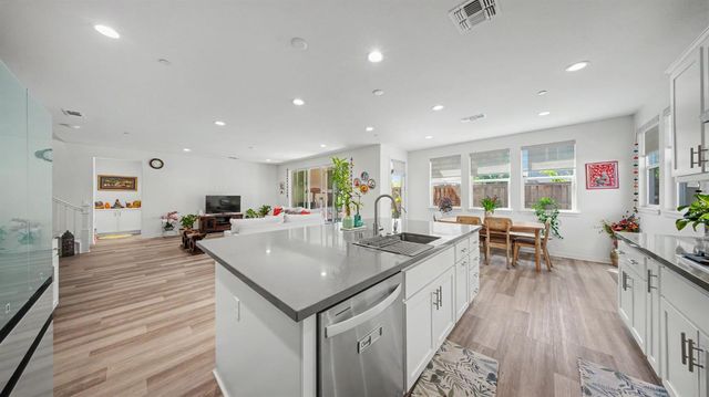 2840 Wylin Blvd, Lathrop, CA 95330