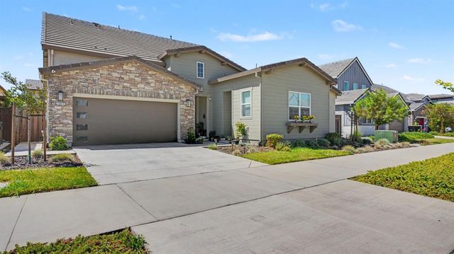 2840 Wylin Blvd, Lathrop, CA 95330