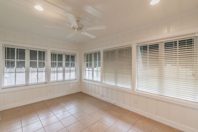 5313 Collinwood Avenue, Fort Worth, TX 76107