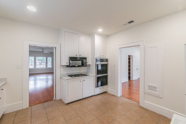 5313 Collinwood Avenue, Fort Worth, TX 76107