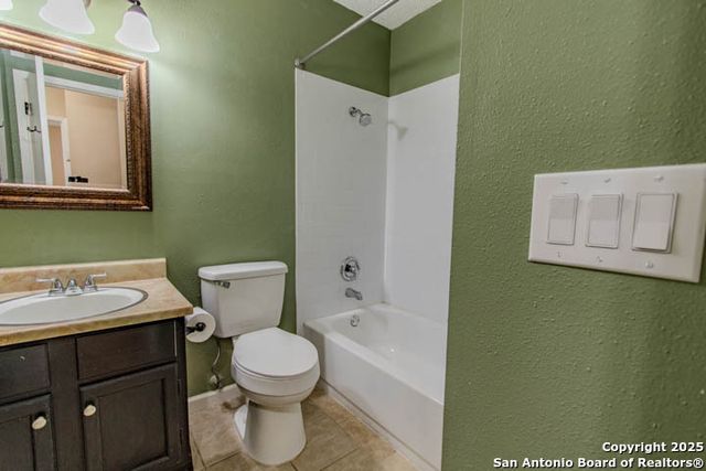 123 Meadow Lark, Converse, TX 78109