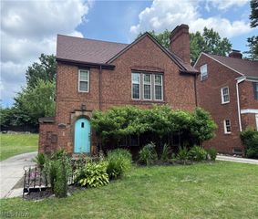 16713 Lomond Boulevard, Shaker Heights, OH 44120