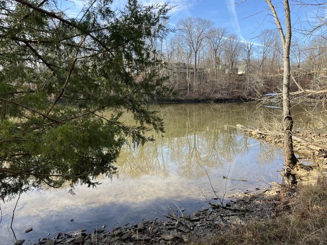 1218 Lake Marie Rd, Gallatin, TN 37066