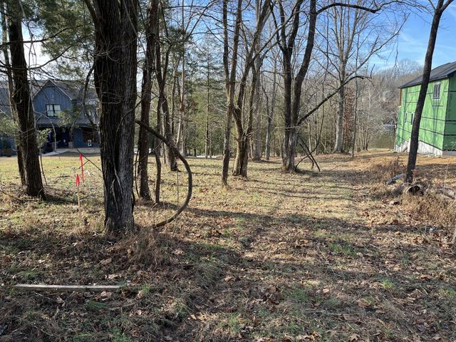 1218 Lake Marie Rd, Gallatin, TN 37066