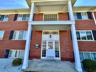 8140 Crestview Dr Drive, Sterling Heights, MI 48312