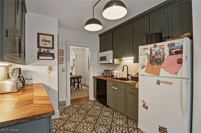 2148 Northland Avenue, Lakewood, OH 44107