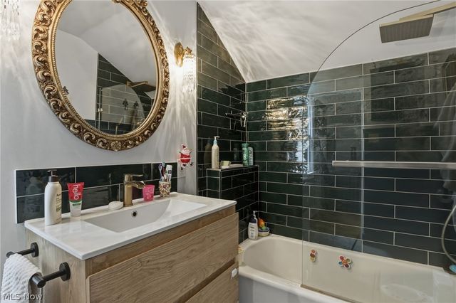 2148 Northland Avenue, Lakewood, OH 44107