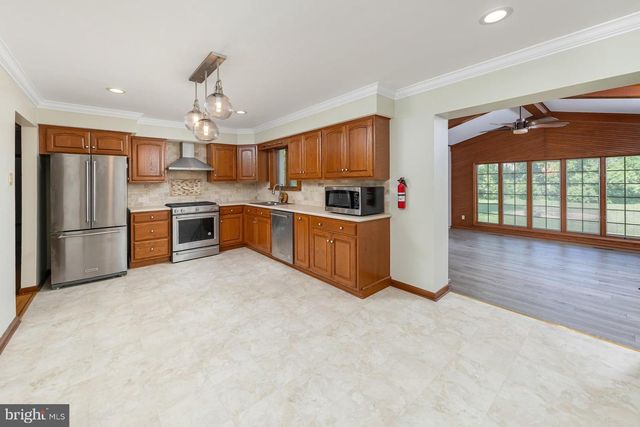 351 MOODS RD, Mullica Hill, NJ 08062
