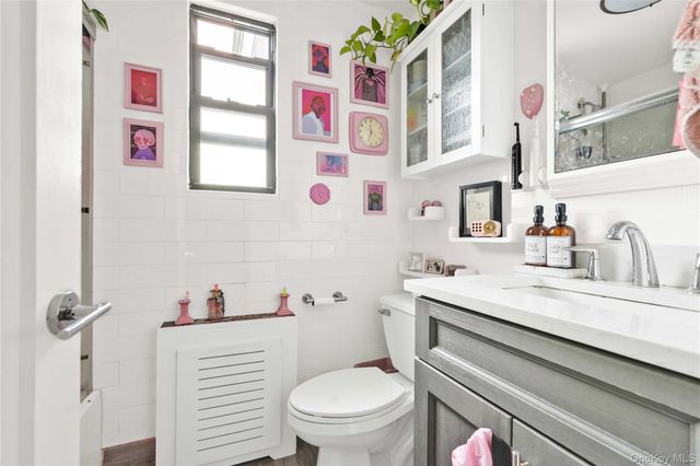 2540A 36th Street 1, Astoria, NY 11103