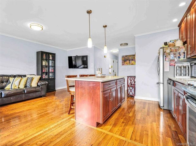 2540A 36th Street 1, Astoria, NY 11103