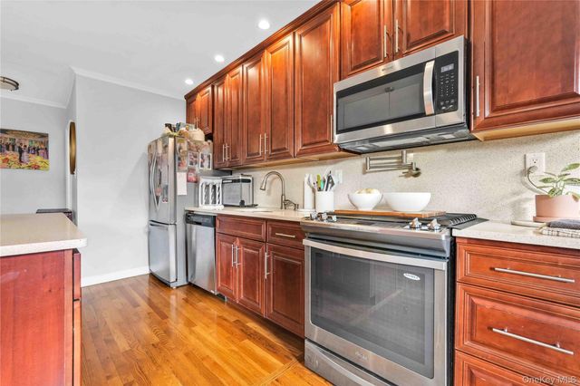 2540A 36th Street 1, Astoria, NY 11103