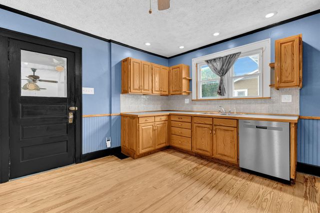 188 Neal Avenue, Newark, OH 43055