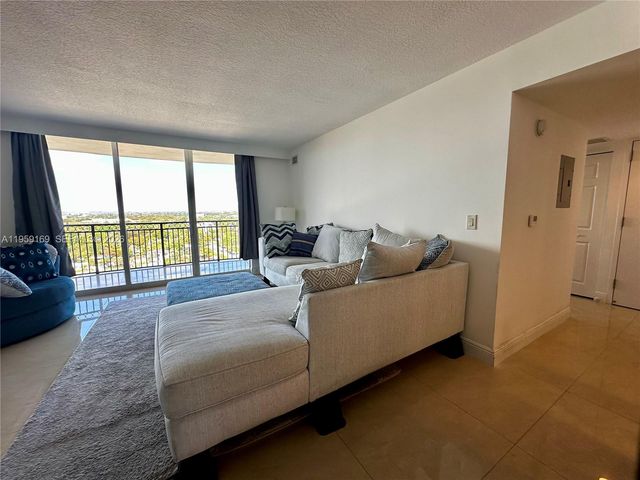 3232 SW 22nd Terrace 1604, Miami, FL 33145