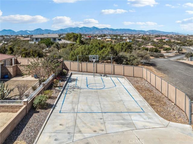 10660 Ranchero, Oak Hills, CA 92344