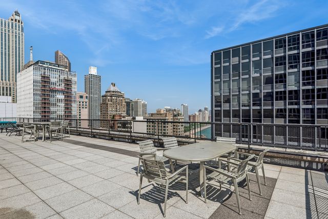 253 E Delaware Place 7H, Chicago, IL 60611