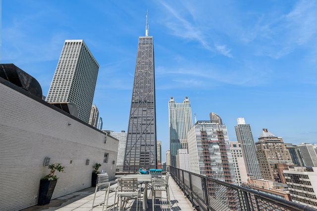 253 E Delaware Place 7H, Chicago, IL 60611