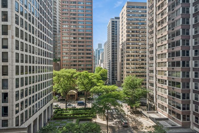 253 E Delaware Place 7H, Chicago, IL 60611