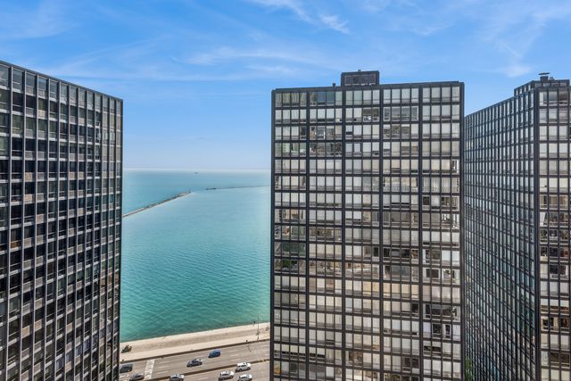 253 E Delaware Place 7H, Chicago, IL 60611