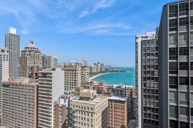 253 E Delaware Place 7H, Chicago, IL 60611