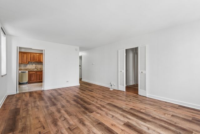 253 E Delaware Place 7H, Chicago, IL 60611