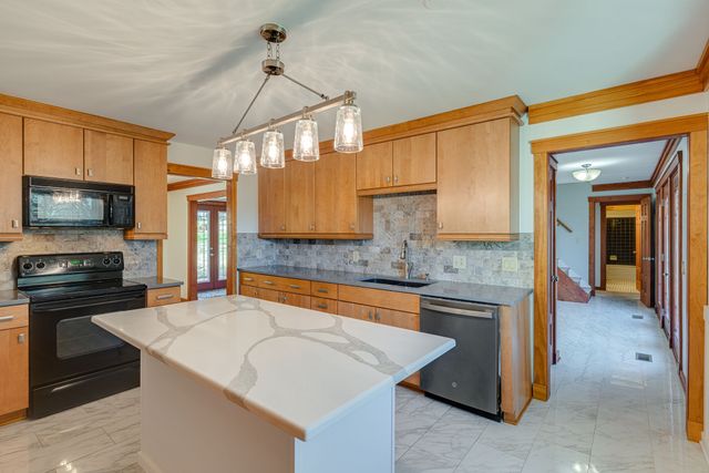100 Bluegrass Cv, Hendersonville, TN 37075