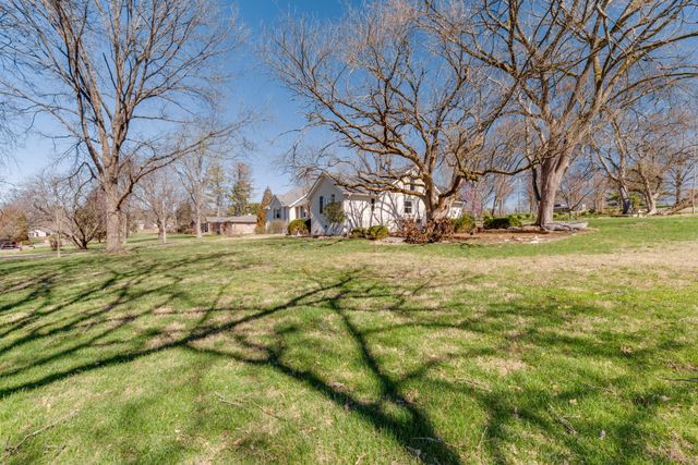 100 Bluegrass Cv, Hendersonville, TN 37075
