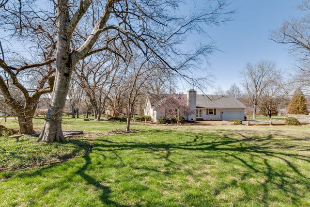 100 Bluegrass Cv, Hendersonville, TN 37075