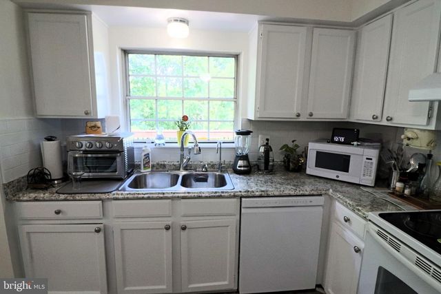 14904 LADY MADONNA CT, Centreville, VA 20120