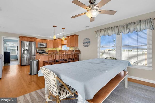 108 W 10TH ST, Ship Bottom, NJ 08008