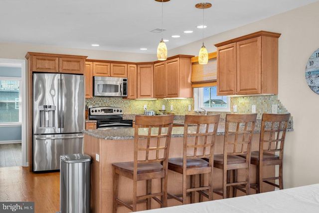 108 W 10TH ST, Ship Bottom, NJ 08008