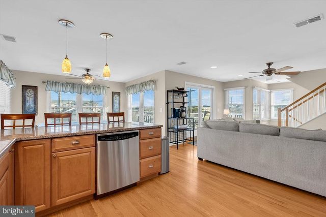 108 W 10TH ST, Ship Bottom, NJ 08008