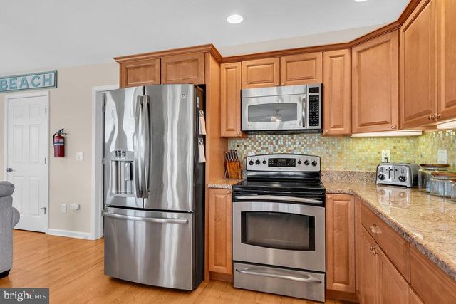 108 W 10TH ST, Ship Bottom, NJ 08008