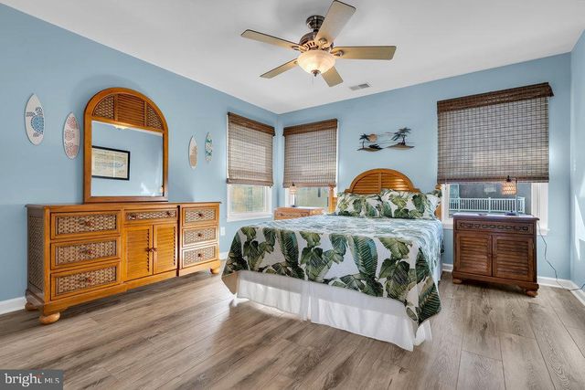 108 W 10TH ST, Ship Bottom, NJ 08008