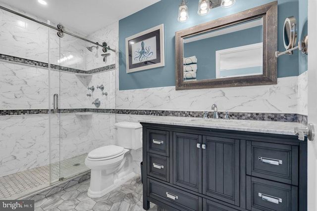 108 W 10TH ST, Ship Bottom, NJ 08008