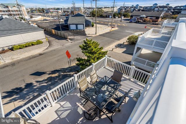 108 W 10TH ST, Ship Bottom, NJ 08008