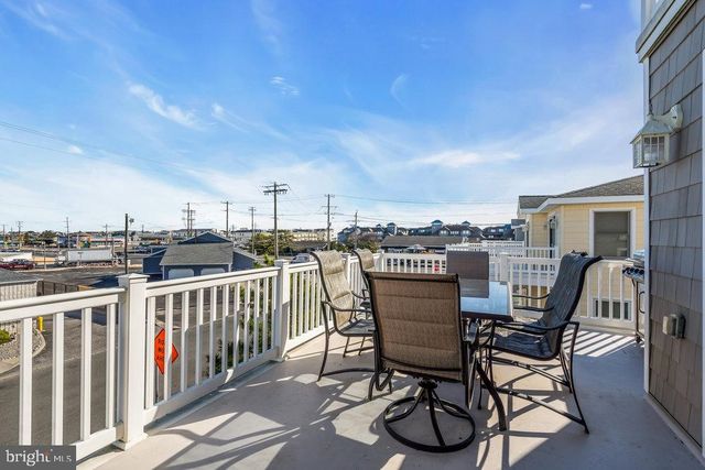 108 W 10TH ST, Ship Bottom, NJ 08008