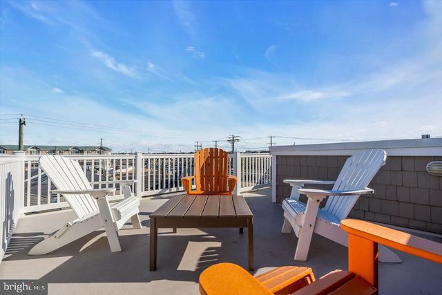 108 W 10TH ST, Ship Bottom, NJ 08008