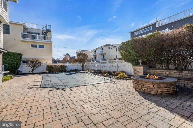 108 W 10TH ST, Ship Bottom, NJ 08008