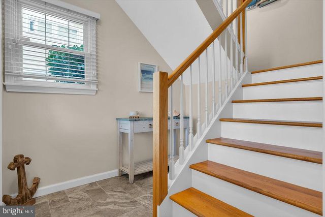 108 W 10TH ST, Ship Bottom, NJ 08008