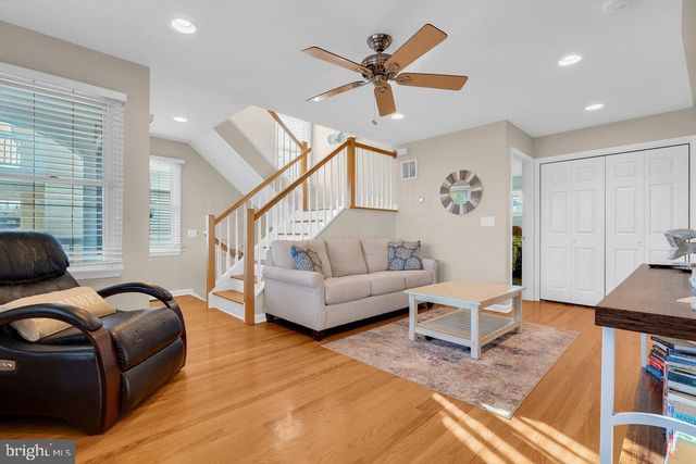 108 W 10TH ST, Ship Bottom, NJ 08008