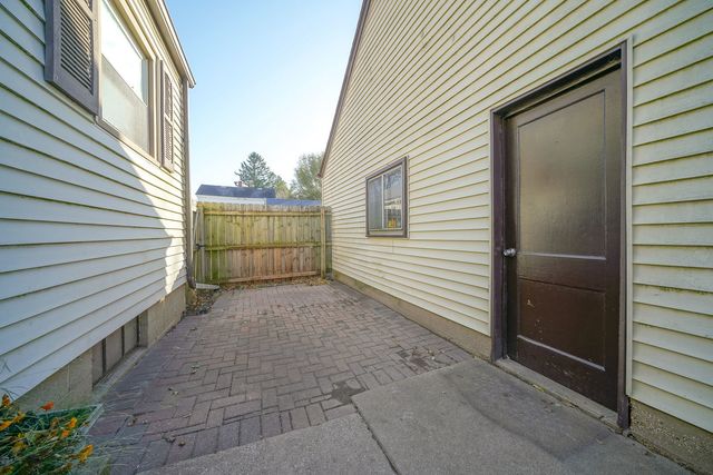 812 Mckinley Avenue, Belvidere, IL 61008