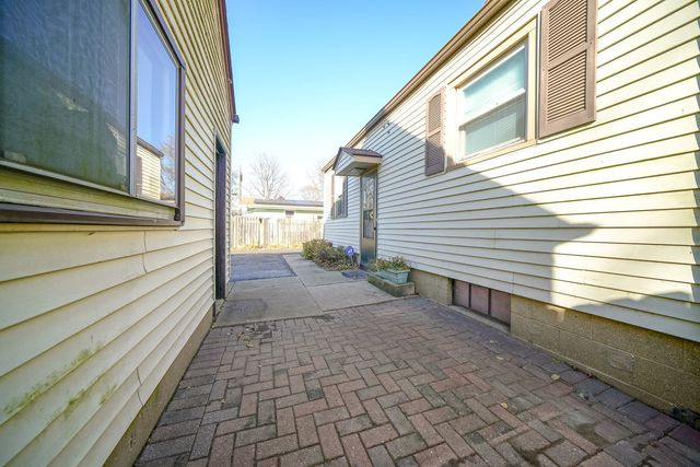 812 Mckinley Avenue, Belvidere, IL 61008