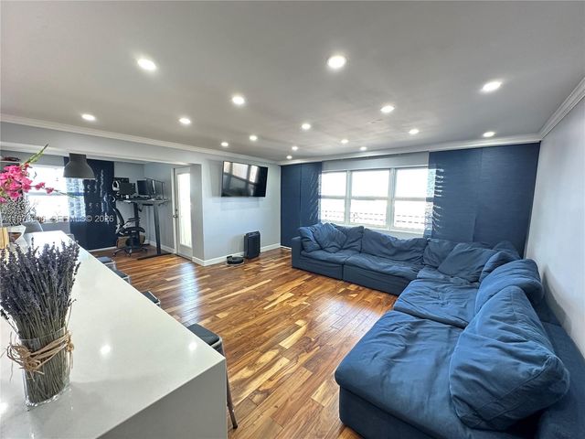 401 Golden Isles Dr 1013, Hallandale Beach, FL 33009