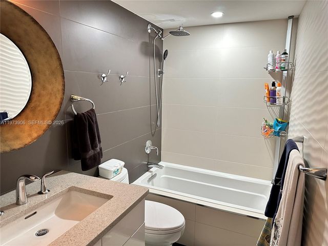 401 Golden Isles Dr 1013, Hallandale Beach, FL 33009