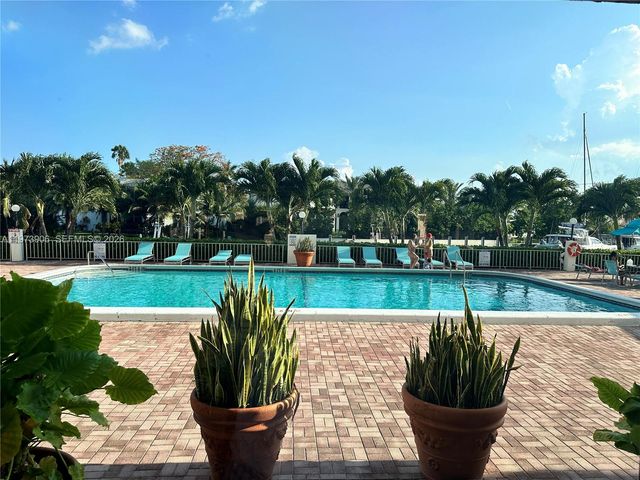 401 Golden Isles Dr 1013, Hallandale Beach, FL 33009